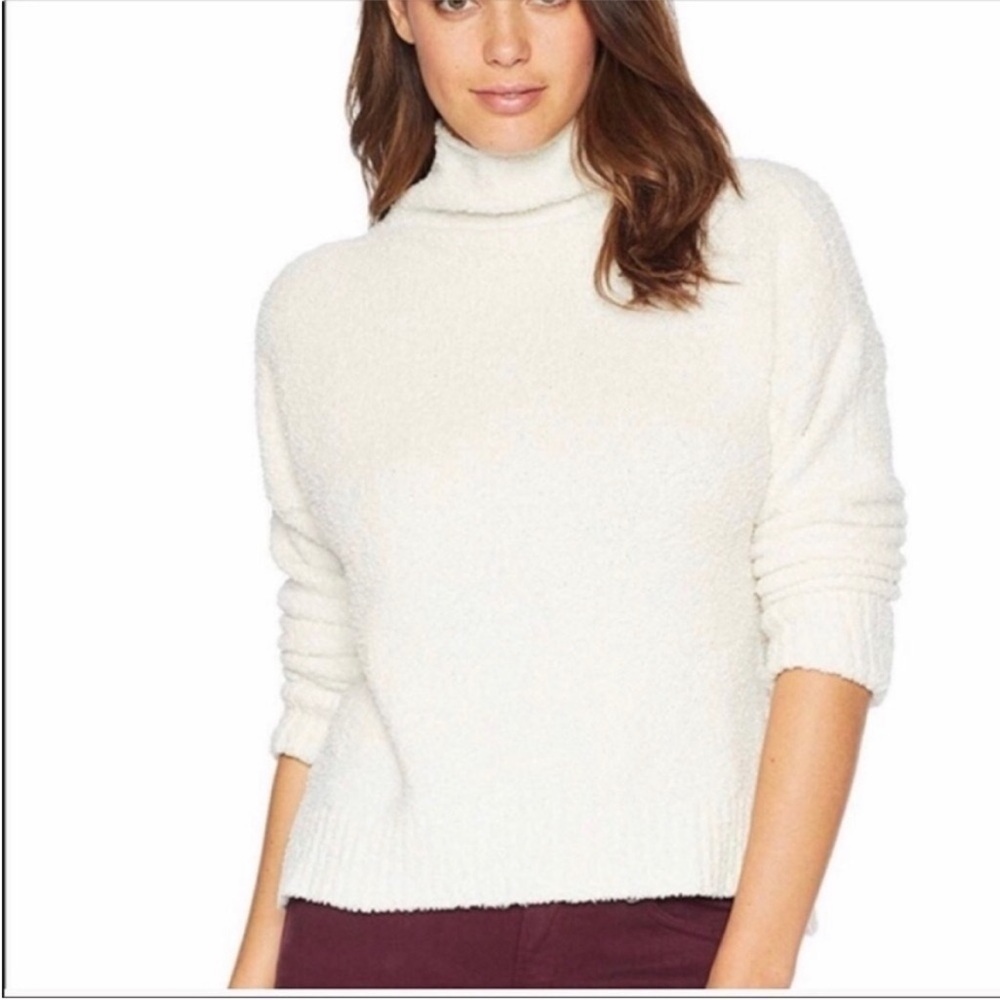 UGG Women's Sage Turtleneck Sweater Cream Drop Shoulder Cozy Authentic Sz XL